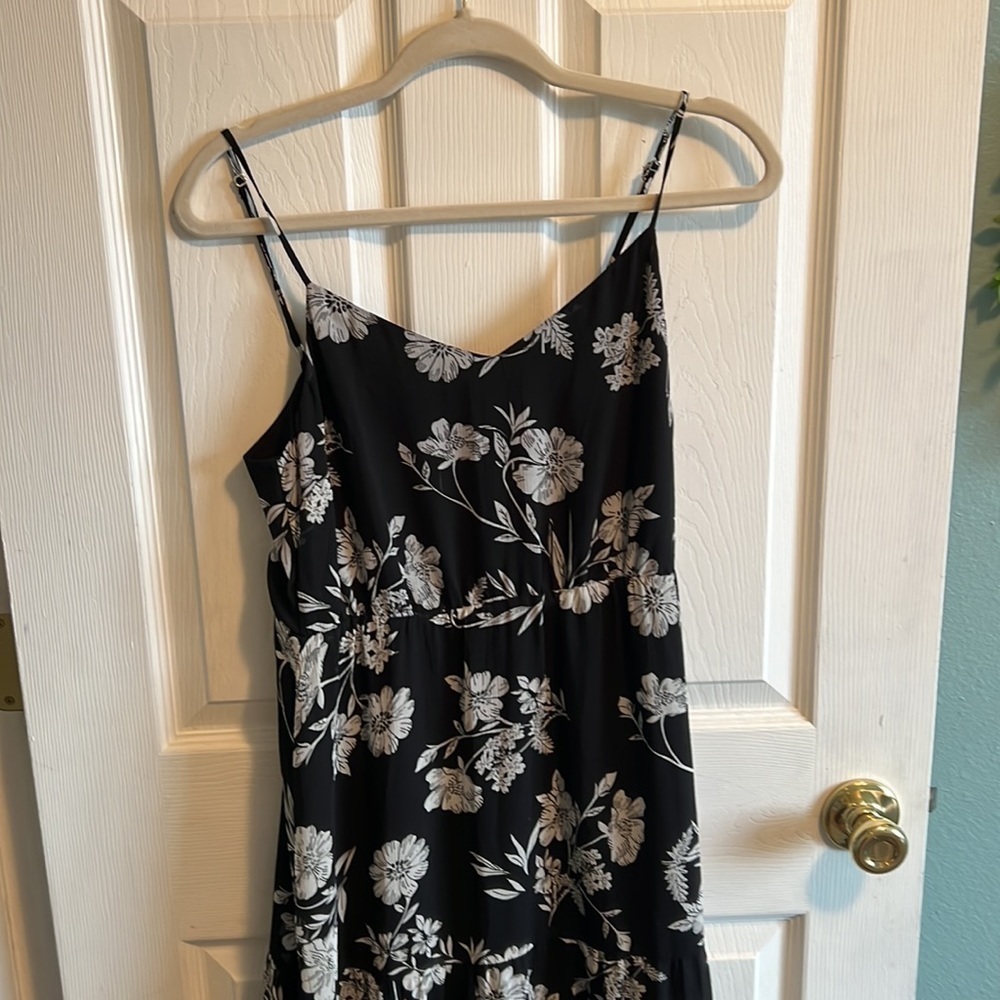 Women's Black J.crew Mercantile Tiered Maxi Dress size 6. - Picture 3 of 7